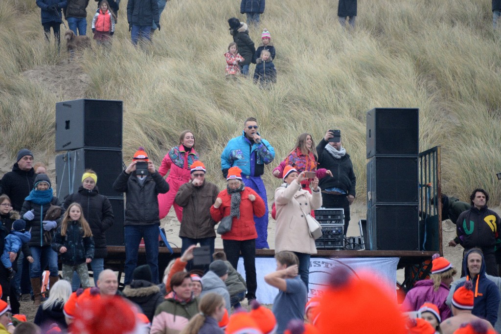 ../Images/Nieuwjaarsduik Nederzandt 2020 028.jpg